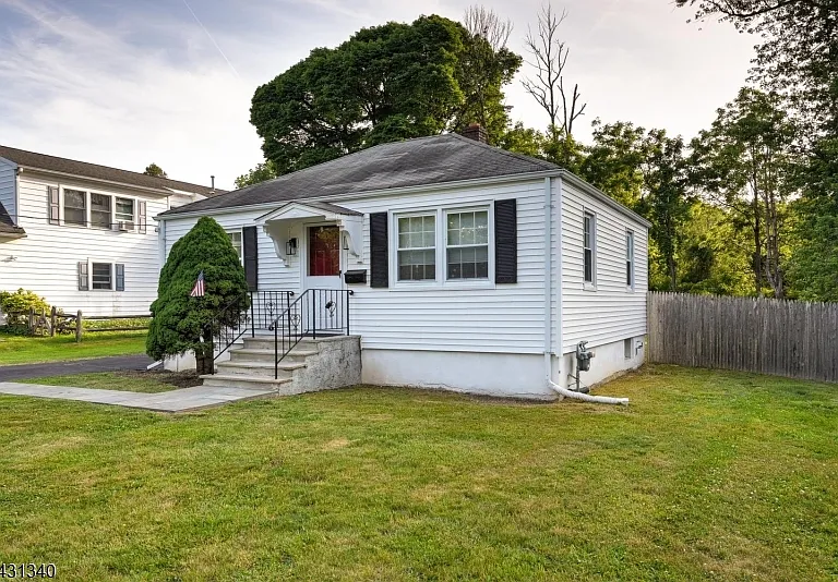 10 Lake Dr — Photo 13
