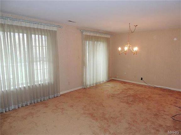 5th image of 920 Guelbreth Ln #6