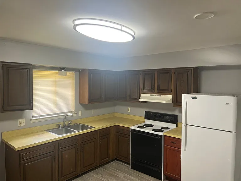 1774 N Carlson St — Photo 15