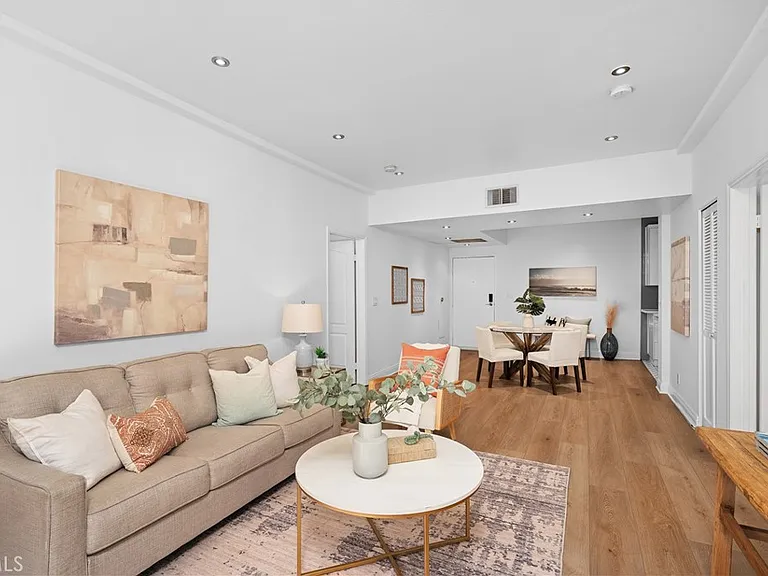 828 N Hudson Ave #106 — Photo 7