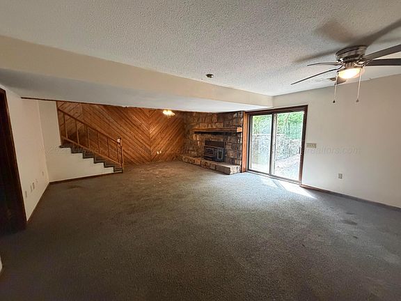 3rd image of 180 Northwoods Rd
