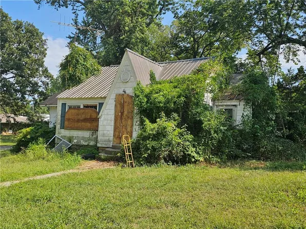 204 E Olive St, El Dorado Springs, MO 64744