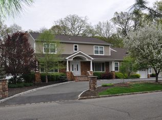 91 Timber Hill Dr, East Hanover, NJ 07936