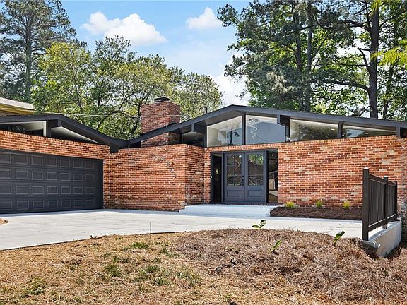3rd image of 3721 Greentree Farms Dr