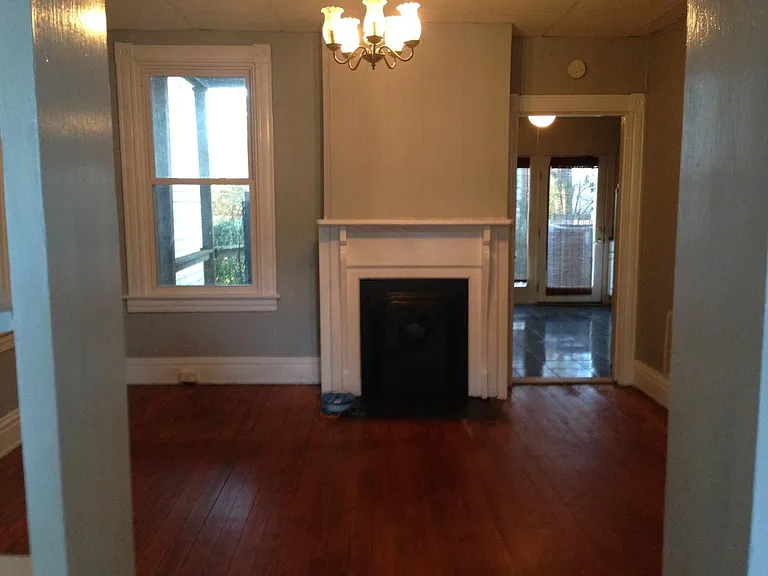 3207 Parkwood Ave #WHOLE HOUSE — Photo 11