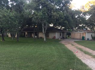 315 Padre Ln, Victoria, TX 77905