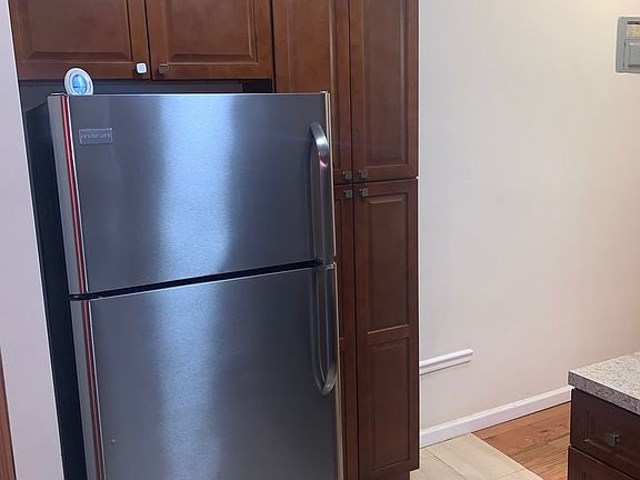 3rd image of 419 Hancock St APT 3