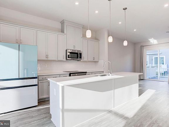 5th image of 1657 Aspen Poplar Rd