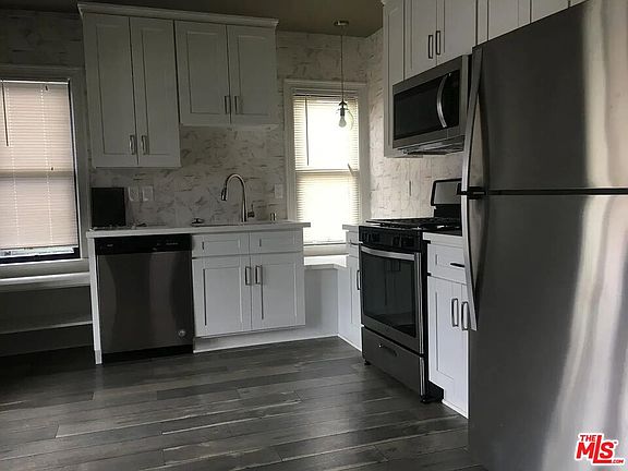 4th image of 2965 Arlington Ave
