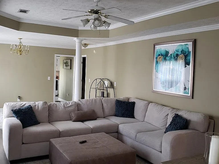 1113 Stafford Dr — Photo 5
