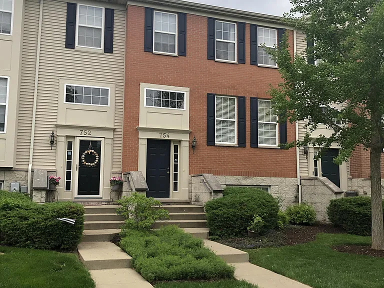 754 Thornbury Ct #1 — Photo 1