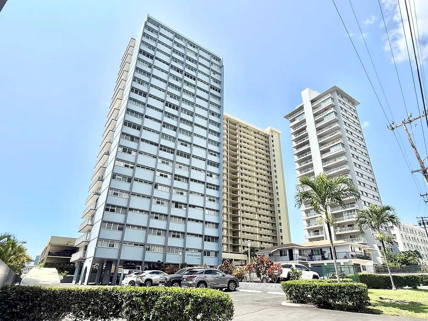 2br/2ba/1pkg in Makiki - Water/Sewer/Trash INCL! — Photo 1