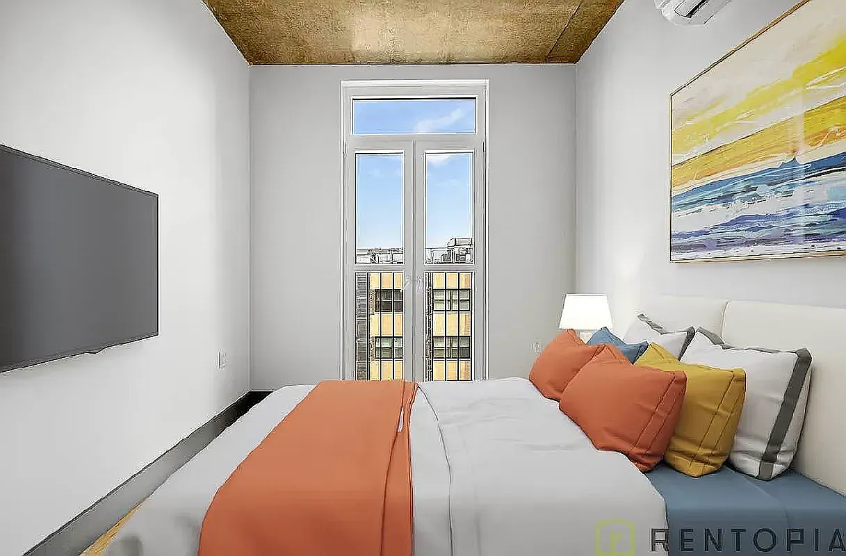 338 Evergreen Avenue — Photo 4