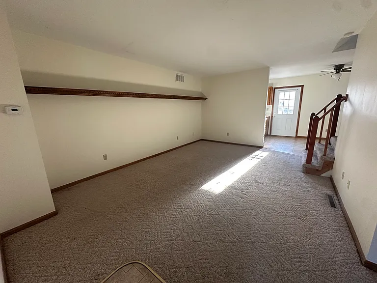 4 Pearl Dr #D — Photo 2