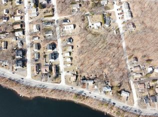 24 Chequeset Rd, Worcester, MA 01605