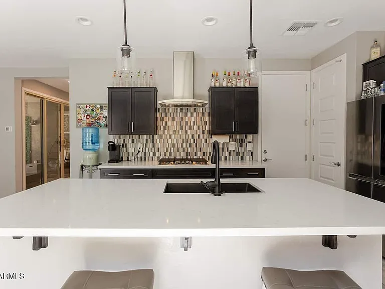 7043 E Portland St — Photo 13