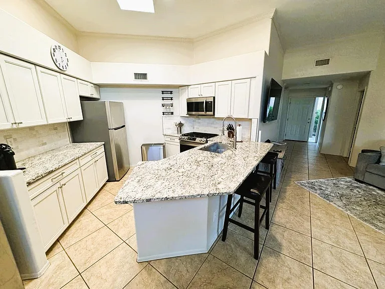 4349 E Haven Ln — Photo 7