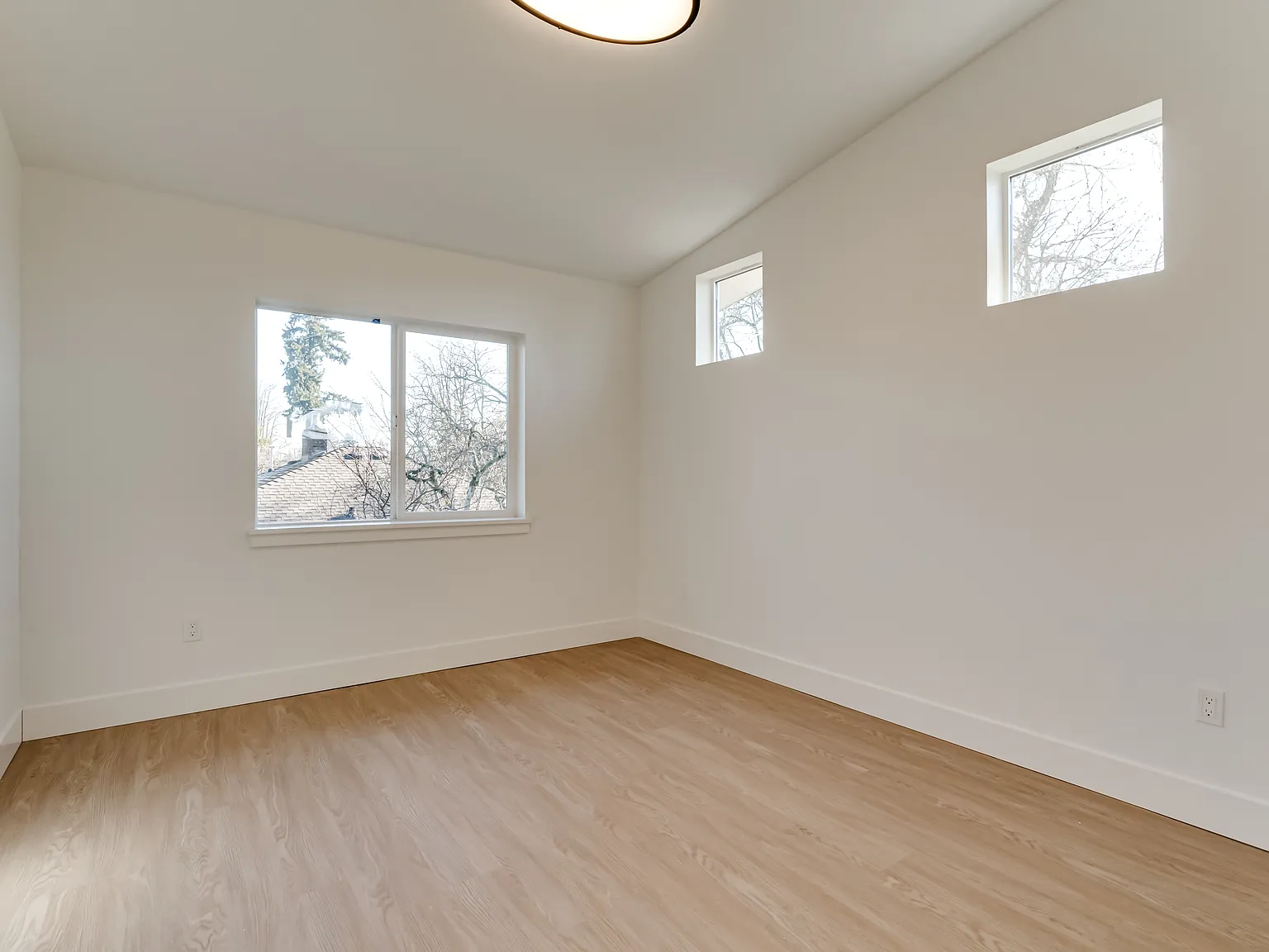 1 bed, 1.5 bath, 940 sqft, $1,649 — Photo 4