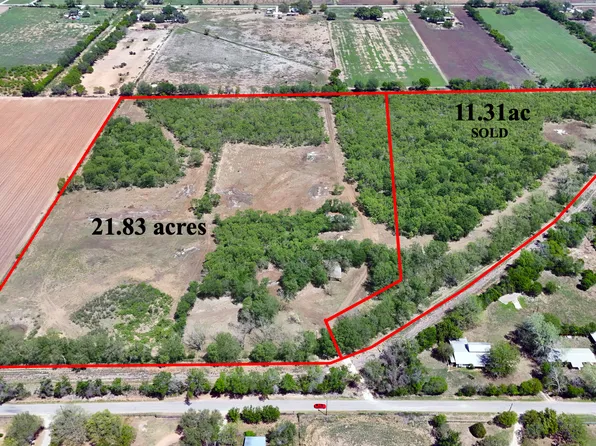 304 County Road 6611, Devine, TX 78016
