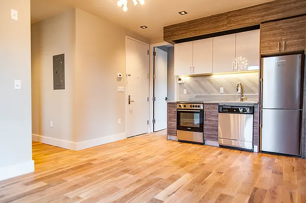 Rented by Nooklyn NYC LLC | media 84