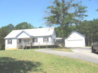 335 Lake Deerfield Rd, Hull, GA 30646