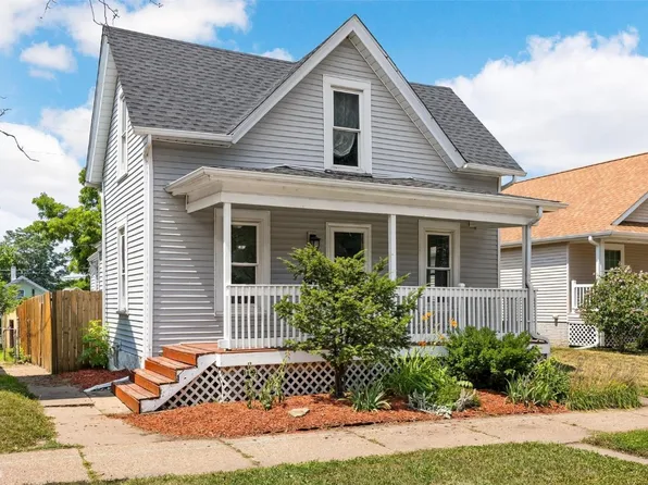 1107 8th St SE, Cedar Rapids, IA 52401