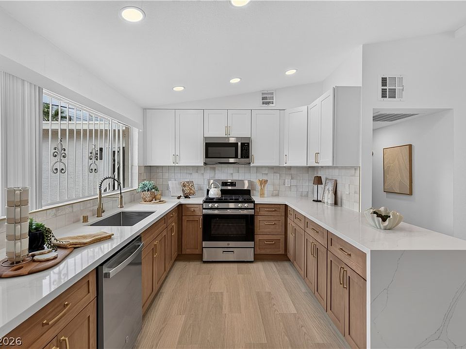 1st image of 433 N 23rd St