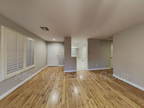 3rd image of 10220 E Crescent Ave