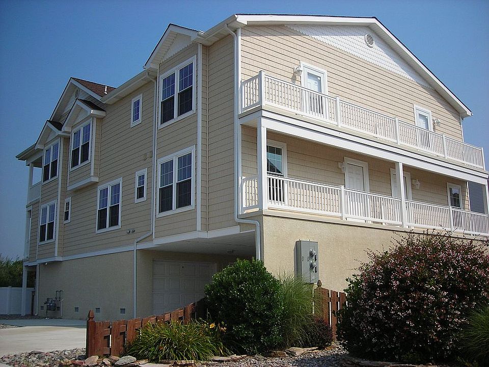 109 W. Rochester Ave