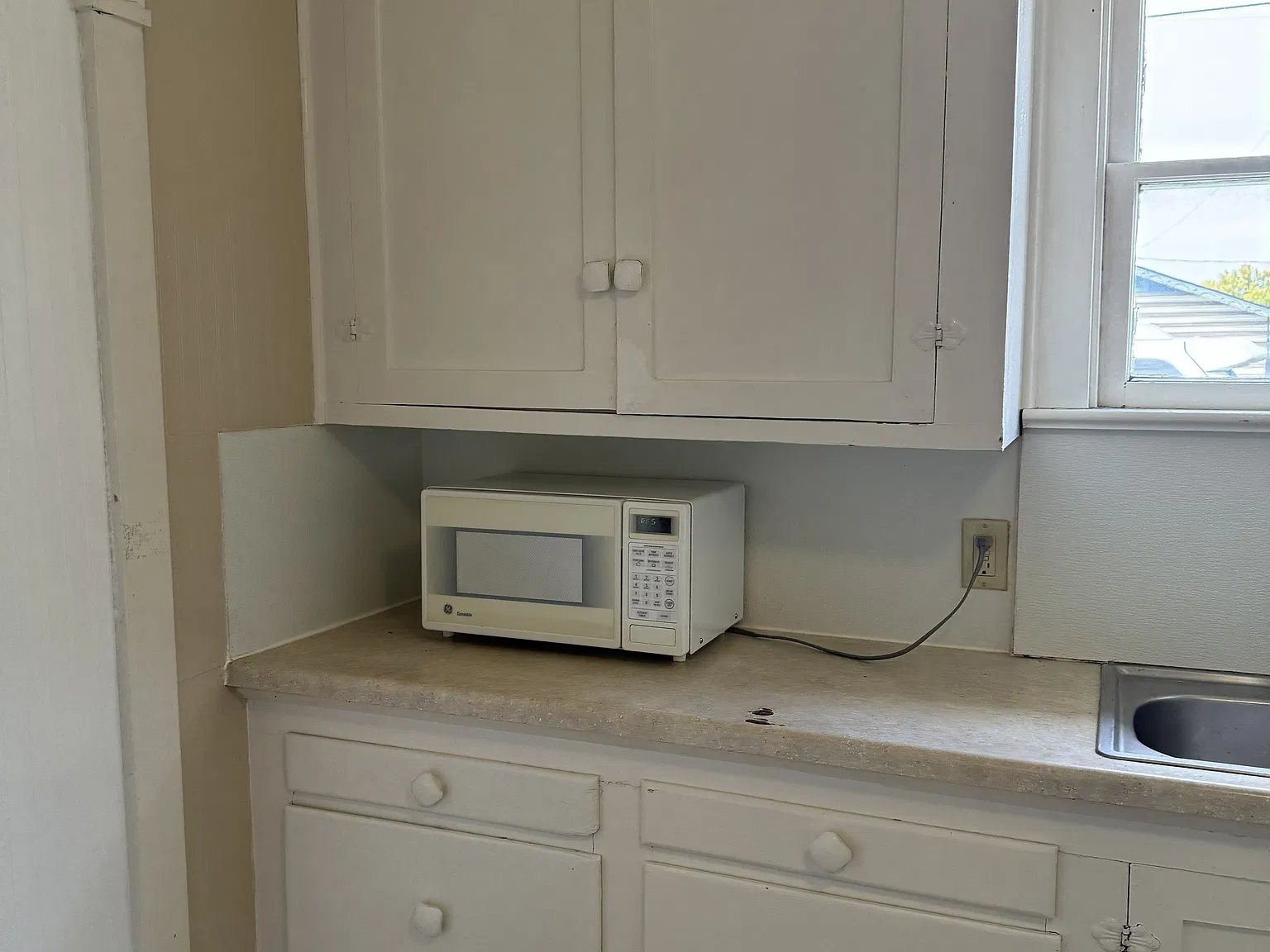 2 bed, 700 sqft, $1,200 — Photo 2