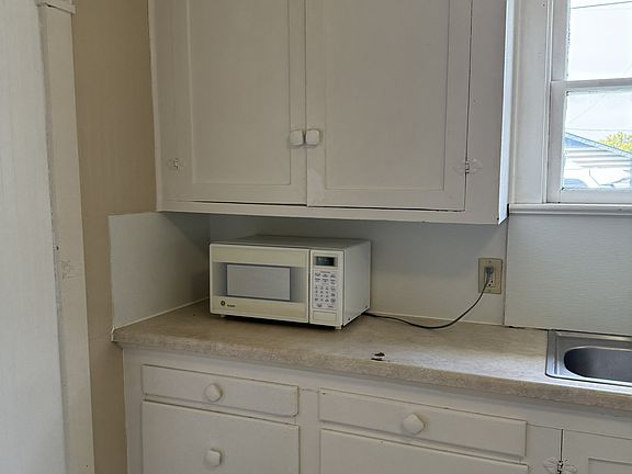 2nd image of 1310 Washington Ave S #7