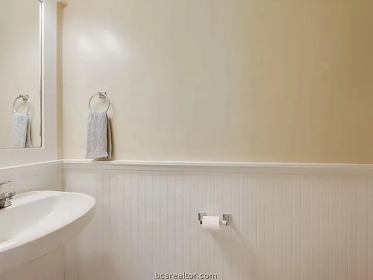 1725 Harvey Mitchell Pkwy S #411 — Photo 4