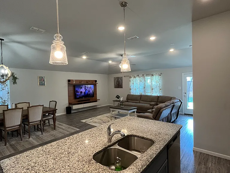 8709 Heliotrope Ln — Photo 7