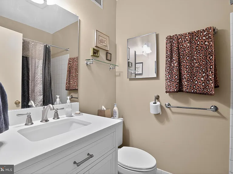 1627 Spruce St #3 — Photo 24