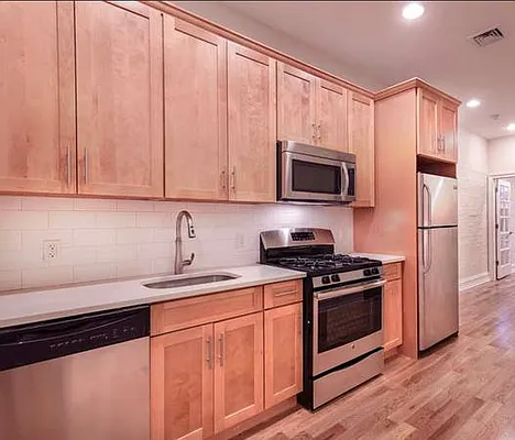 Rented by TheRealEstateCompany.com LLC | media 24