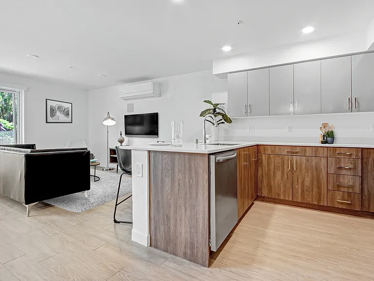 Watermark Apartments — Photo 49