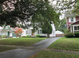 61 Lakeshire Rd, Rochester, NY 14612