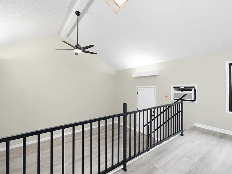 3814 Memorial Blvd #17 — Photo 6