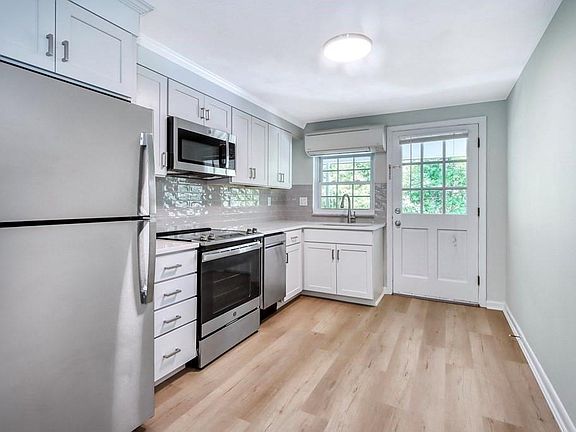 4th image of 407 Washington St #2