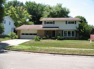 1858 Pokogon Dr SE, Grand Rapids, MI 49506