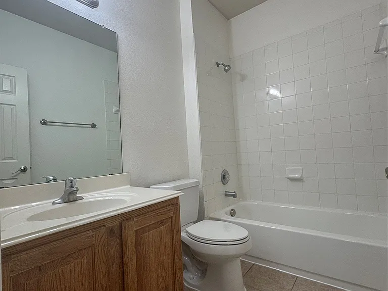 8745 Manhattan Ave — Photo 22