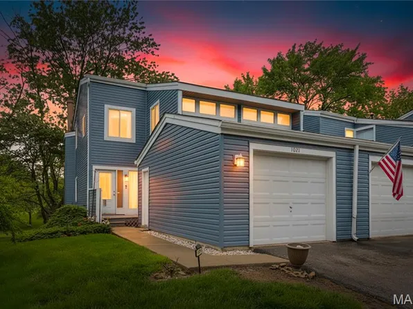 1021 Fairways Dr #1, Lake Saint Louis, MO 63367