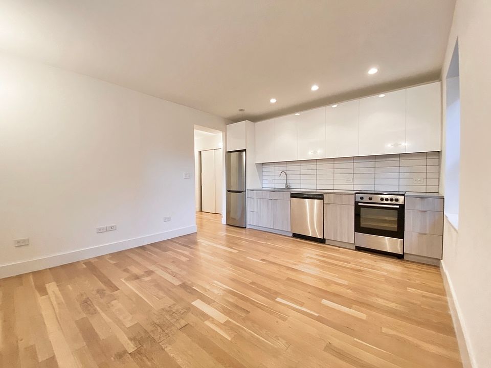1st image of 4300 Broadway APT 4E