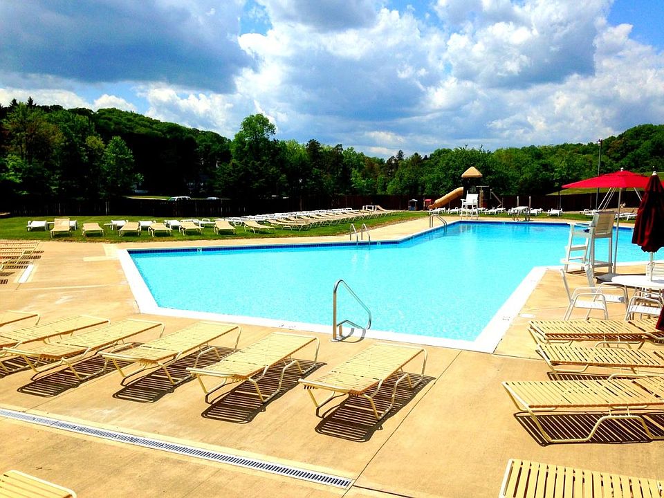 Private pool with snack bar, pavilion and swim lessons