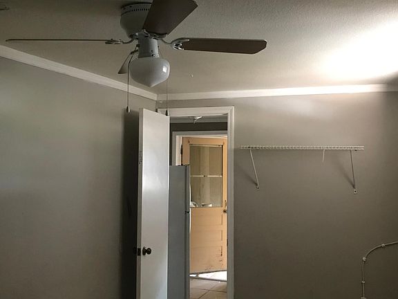 3rd image of 1417 Harriet Ave