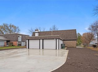 3723 Brush Creek Dr, Lawrence, KS 66047