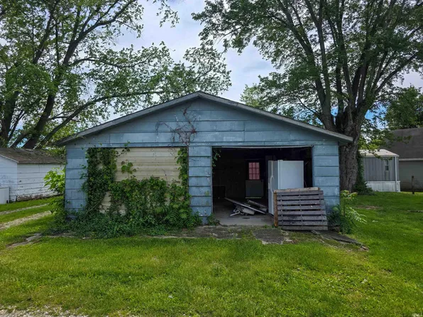 39 1/2 NW 4th St, Linton, IN 47441