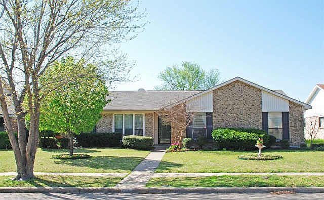 1st image of 844 Whitehall Dr