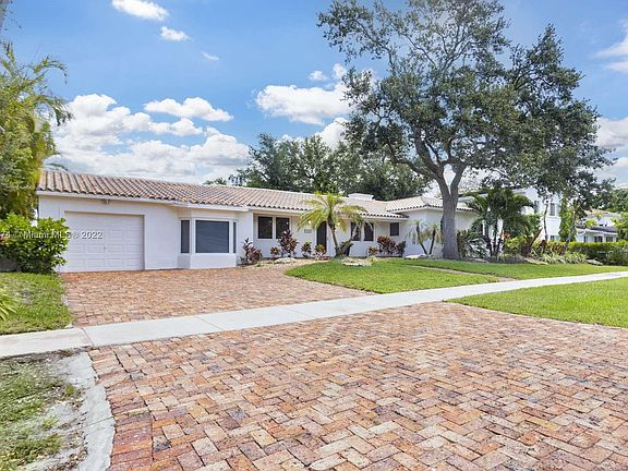2nd image of 517 Bianca Ave