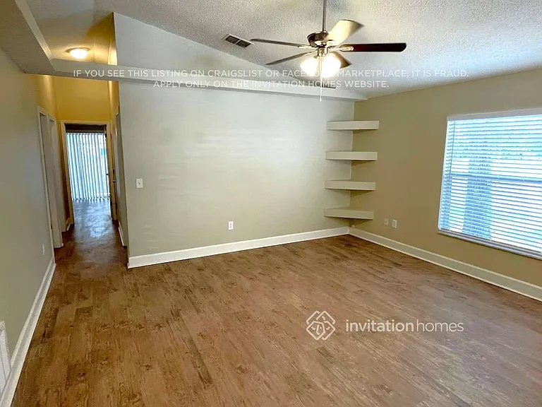924 N Grant St — Photo 2